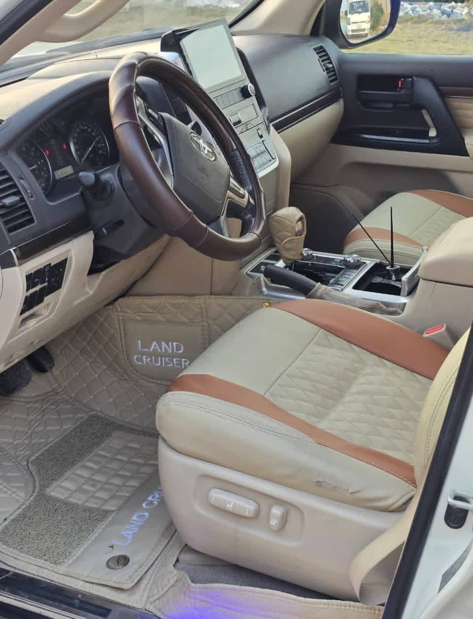 للبيع لاندكروز 20 ساز
رقم اربيل بسمي شخصينآ ماشيه 72 فتحه كامره حساس 
محرك 6V مكفوله فقط بارد قليل خشم الجاملقالايسر مال سايق تخم تاير   السعر 490وبيها مجال سياره جديده 
وكلش حلوة مال جناي وبلخير على الي صير من نصيبة
بيع مستعجل مكانا حله جبله 
داخل مغلف تحويل مباشر ***********
