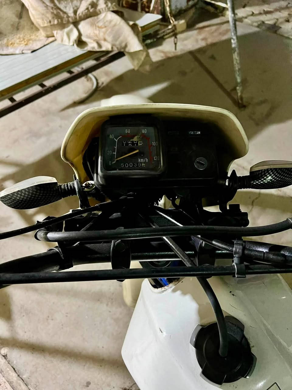 السلام عليكم
دراجه قفاز سزوكي ياباني محرك 250cc دراجه جديدة للاخير كهربائيات شغاله  ودراجه جديده 
سعر 16 وبيه مجال عنواني بغداد الشعب 
***********
