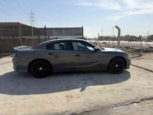 سلام عليكم جارجر 19 ‏بها باب سبغ ‏و ‏بنيد تبديل بدون إرباك سيارة جديدة فول مواصفات ما عدد فتحة رقم بغداد السيارة جديدة استخدام شخصي  /￼***********
