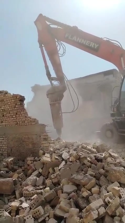السلام عليكم يوجد لدينا كادر تفليش البيوت وقلع الاراضي و قص الرباطات وحفر جرف وقطع البيوت وتگشير الجذران با نسب السعار بغداد فقط يوجد واتساب اتصل وبخدمتك ***********
