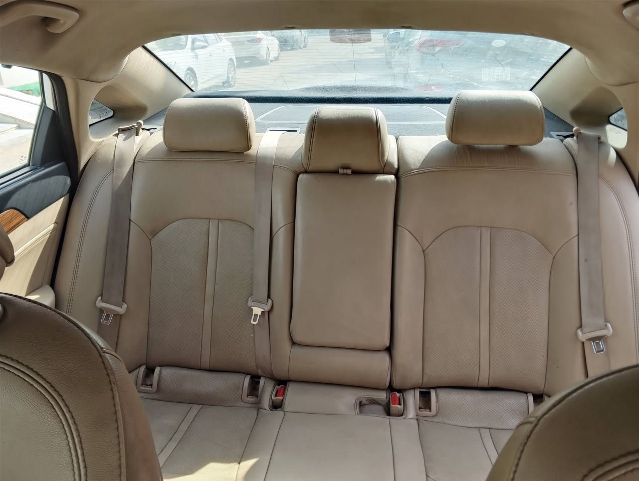 للبيع سوناتا موديل 15 وارد امريكي رقم نجف السعر (120)او بيها مجال فول عده الفتحه ***********
1 بصمه 

2 مري شفط 

3كشنات جلد 

4حساسات 

5تبريد قطعتين
