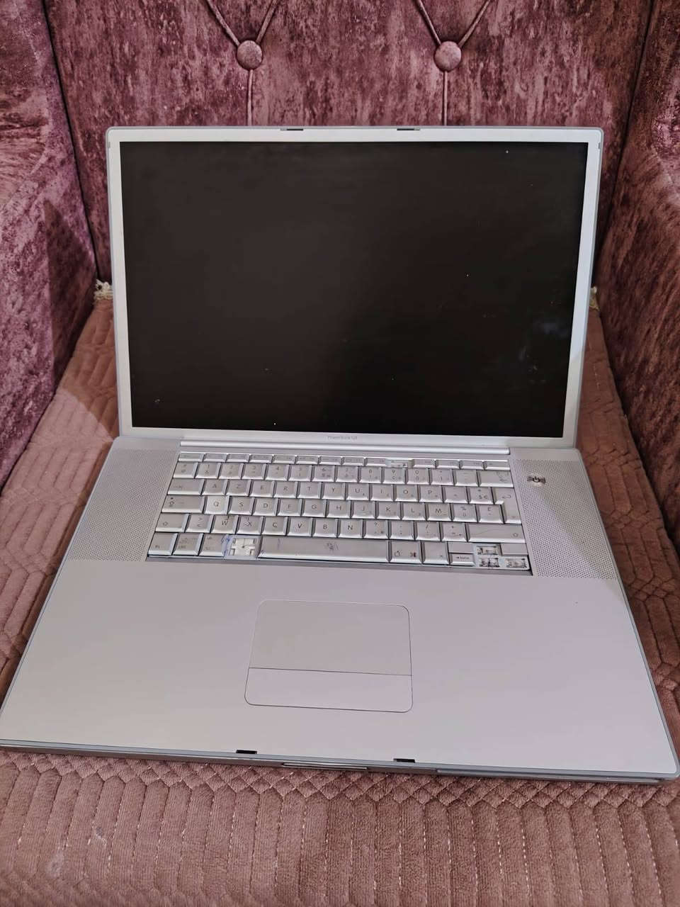 لابتوب برو
للبيع بسعر 85
بدون شاحن وبدون ملحقات
شغال لاستفسار ***********
