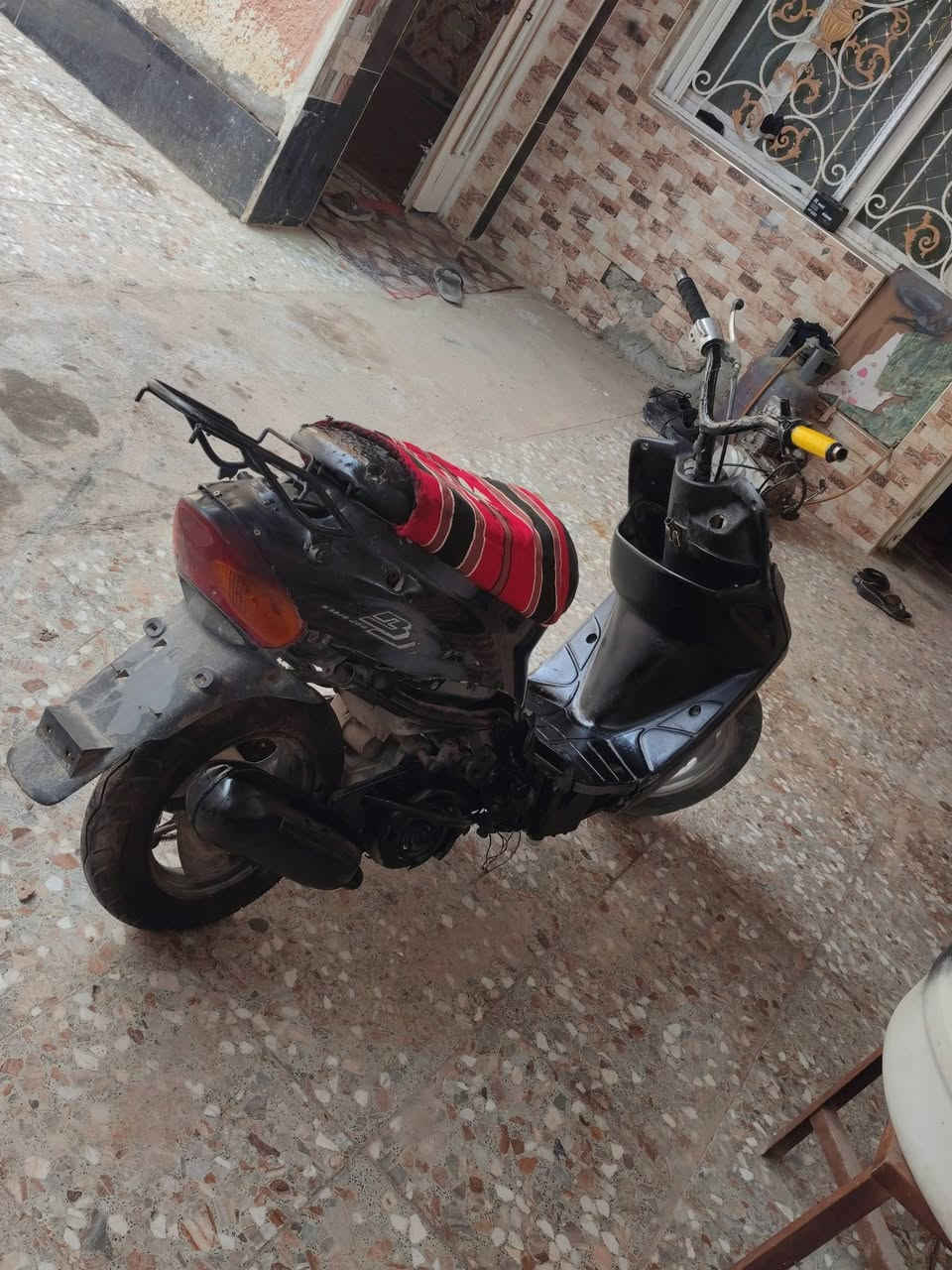 بيجي 9ازروف 
نهضتها تخبل 
سرعه 60
شاصي مكفول
السعر 150 وبيها مجال قليل 
مكان ديوانيه
***********
