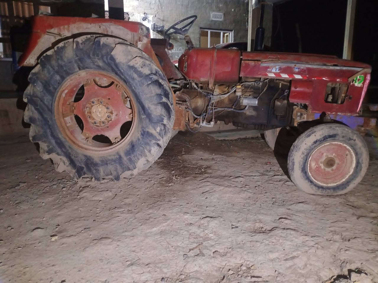 عنتر للبيع موديل82شغال السعر مليونين و750الاستفسار***********
