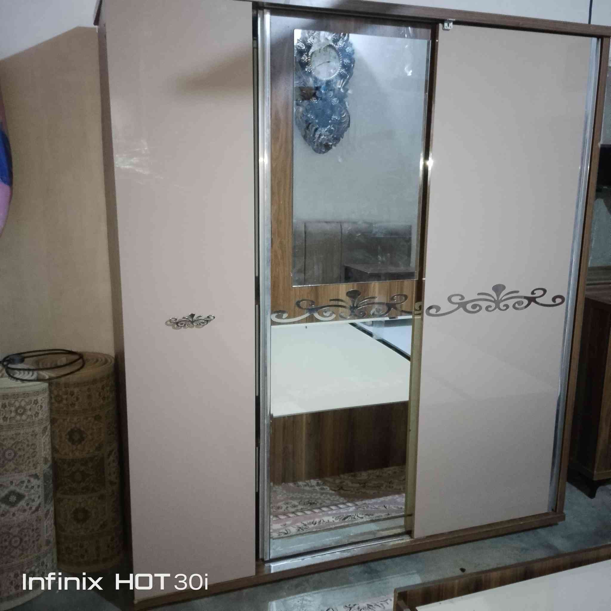 غرفة نوم تركي للبيع...5قطع
سعر ..250...الا تصال ...***********. او واتساب. 
مكاني واحد حزيران
