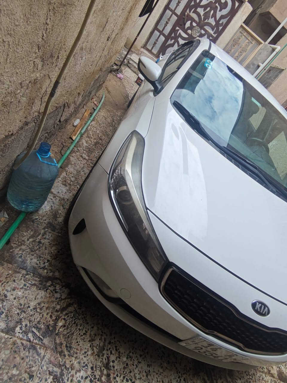 سيراتو خليجي مديل 2017 كفاله عامه مكينه كير تبريد وتدفئه جاهزه رقم انكليزي وهزه جديده رقم بصره تحويل مباشر للبيع -او مراوس بسياره سبعه راكب السعر 142 بيه مجال قليل العنوان البصره أبي الخصيب حمدان   رقم النقال ***********
