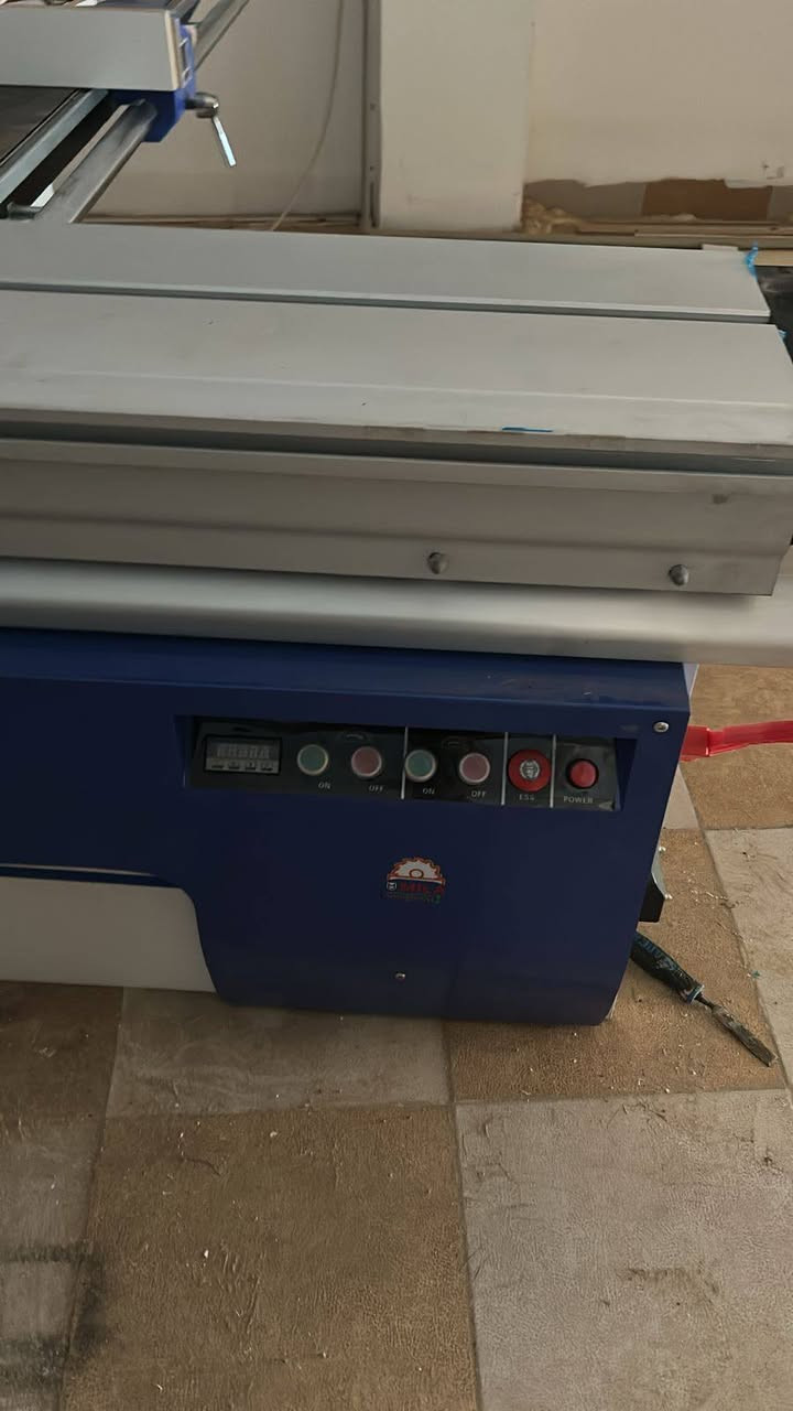 مناشير صيني جديد غير مستعمل نوع ثقيل دبل عربانه قياس ٣٨٠ والسعر ٣٢ورقه وهذا رقمي *********** عنوان ديالي بعقوبه ومتوفره جميع الاحجام
