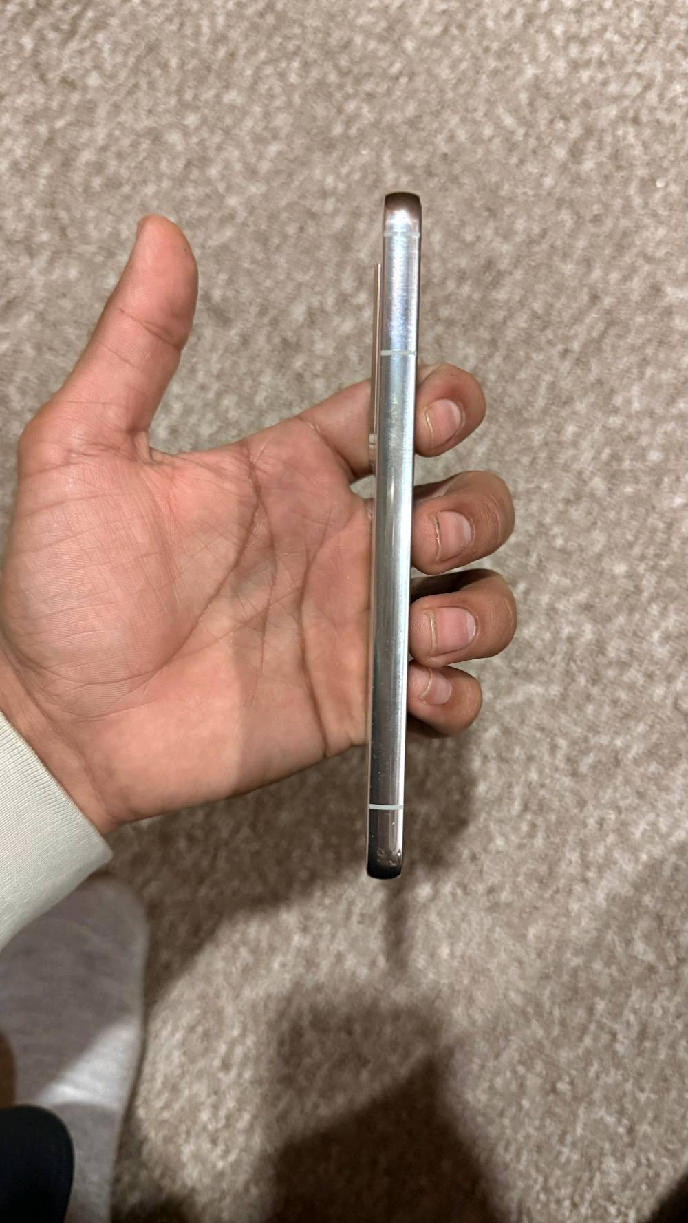 جهاز اس ٢٢ عادي نسخه الياباني 
ذكره 256
لون ابيض نضيف شخطه مابي
مكاني دهوك 
ماعندي توصيل 
سعر 300 الف مجال بسيط 