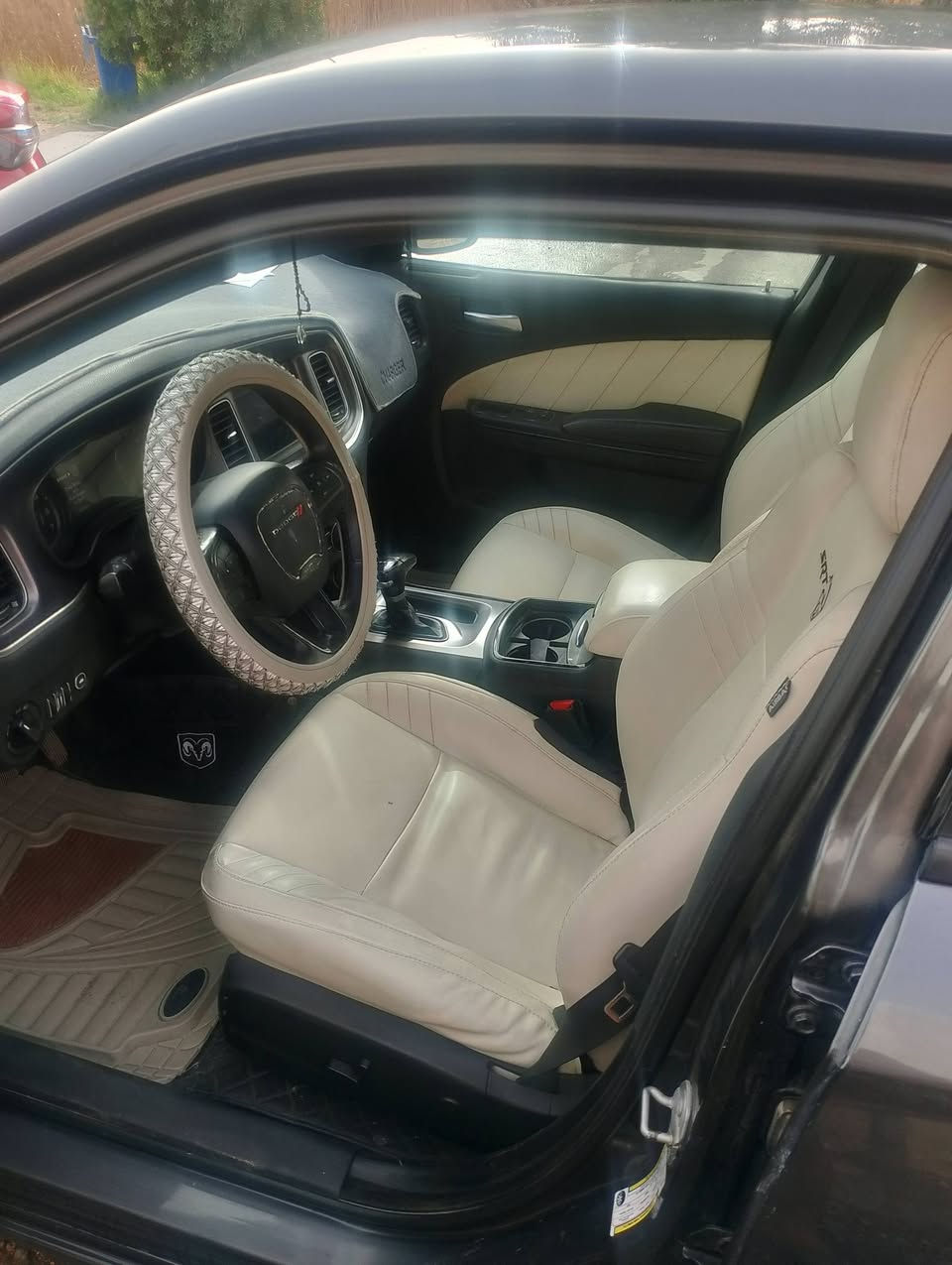 موديل ١٩هزه وسنويه جدد باسمي حداديه باتري تخم تاير جدد بيع اومراوس سعر ٢٢٠سياره بالحله ***********
