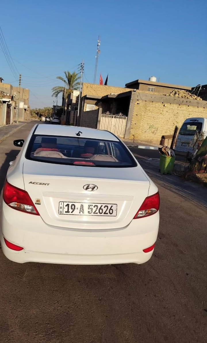 السلام عليكم ورحمه الله وبركاته
اكسنت موديل 2016 للبيع السيارة بلادية على وضع الشركة ماشية 80 الف فقط مكفولة كفالة عامة مكينة گير كشر كلشي بلادي ماعدا طخات بسيطة جداً على وضعهن مبينات بالصور حتى قطرة تكحيل مابيها السيارة مواصفات1-  اشاير بالمري 2- تحكم مري كهرباء 3- شاشة تاب واي فاي 4- ارضية جلد 5- منضومة ABS 
6- ويل كب كروم رياضي 4 . 7- دسك امامي خلفي 
مكينة 1400 كير 6 نمر السونار مرفق بالصور واذا طلع غير السونار اني اخسر السونار 
 ترهم مراوس بأقل  وبيع بسعر 108 وبيها مجال للشراي للاستفسار اكثر الاتصال على *********** موجود واتساب
