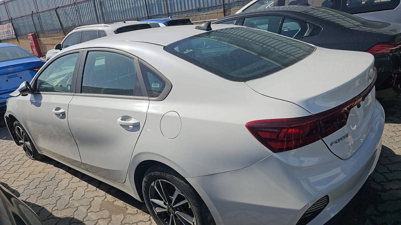 كيا فورتي 2024
حالين السياره بدبي خلال ١٠ وتدخل للعراق مصلح ومرقم شهداء تستلم السياره جاهزه السعر 139
ماشيه 31 الف 
***********
