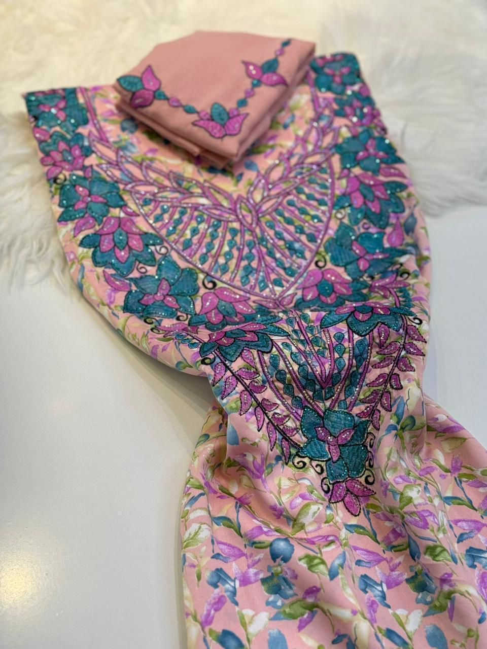 مخور حرير اندنوسي 😍

مع شيله..

قياس القطعه 4 متر

التجهيز يكون مشكل مو اختيار

سعر الدرزن 260 ألف


**إذا كنت صاحب هذا الإعلان وتريد حذفه لأي سبب، رجاءا أرسل رسالة إلى الدعم الفني**