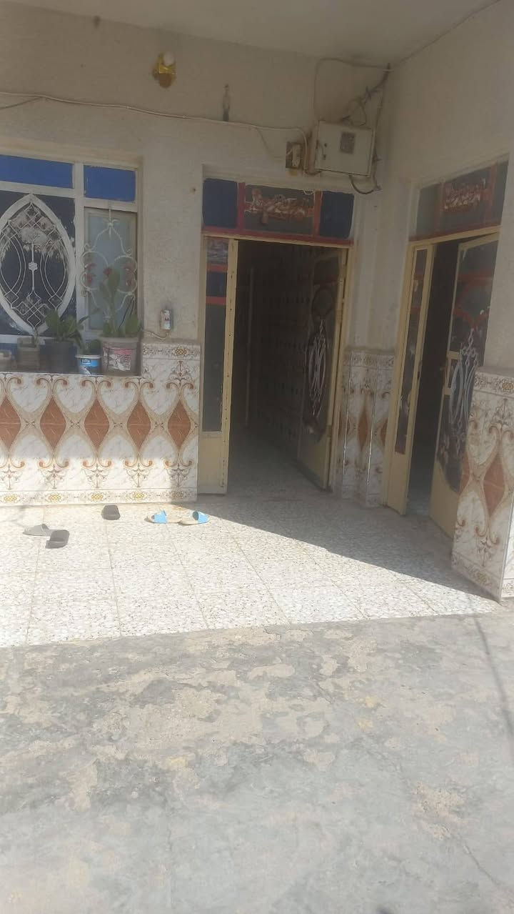 بيت للبيع بلفحيلي مساحته 200مترقريب عله بيت سيدحاضر للأستفسار اتصال واتساب ماسنجراتصال عله الرقم ***********
