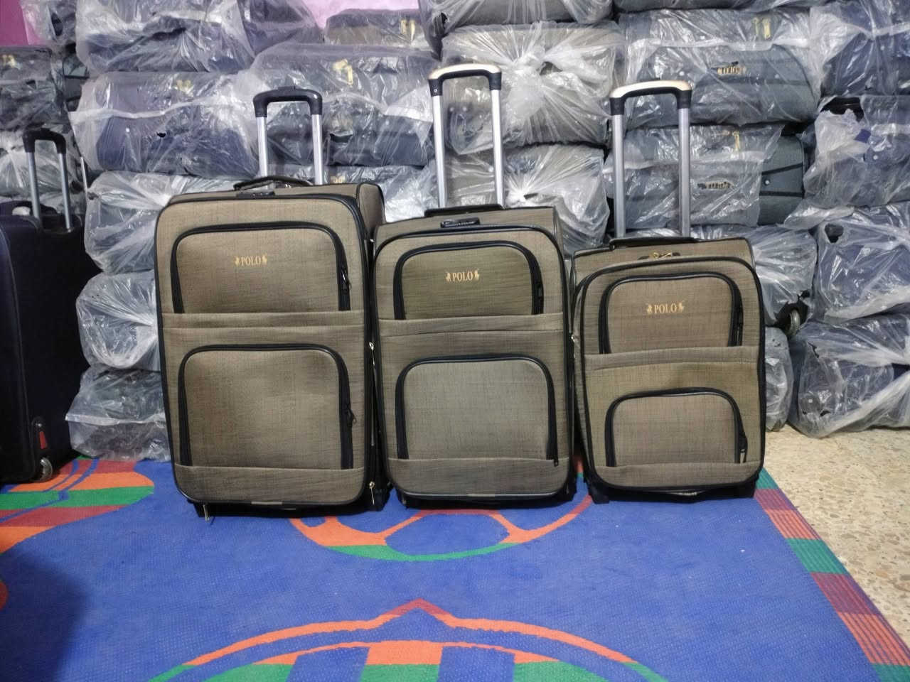 سيت 3حقائب65000الف توصيل مجاني
    اسعار المفرد 
حجم كبير 28كغم 36000الف توصيل مجاني 
حجم وسط24كفم 29000الف توصيل مجاني 
حجم صغير20كغم 20000الف توصيل مجاني 
واتساب***********
