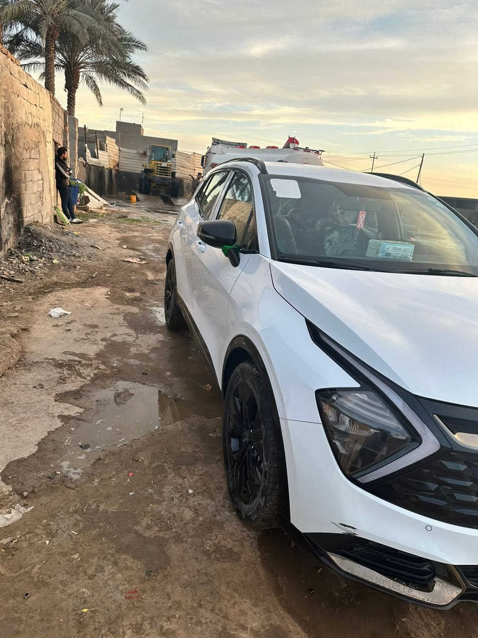 سلام عليكم عندي كيا سپورتاج للبيع موديل ٢٠٢٥ خليجي ضمان شركة ٥ سنوات فول مواصفات ١/١  عدا البنراما  ماشي عداد ١١/ الف كيلومتر مكفول من كلشي سعر ٢٦٥$ قابل للتفاوض العنوان الديوانيه استفسار عن ***********
