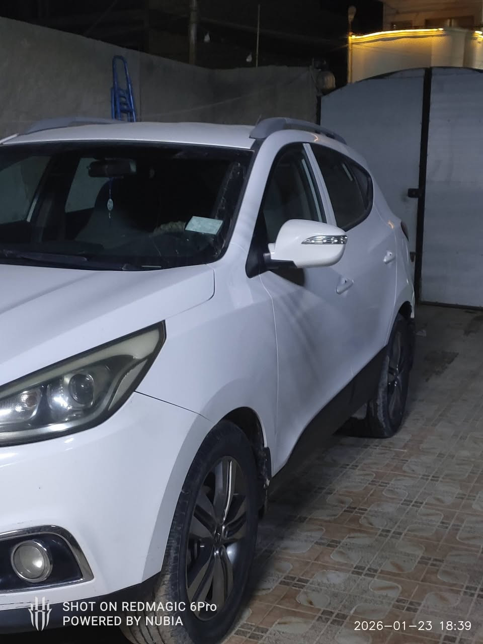 توسان موديل 2014  مكفولة من الصبغ والتبديل بيه ضربة بسيط بالجاملغ الامامي الايمن وباقي على وضعيته وضحه بالصور مكينة مكفولة على وضع الشركه رقم بابل سنوية بسمي سعره 145 وبيه مجال مكانة ديوانية قضاة الحمزة 
اي تفاصيل ***********
