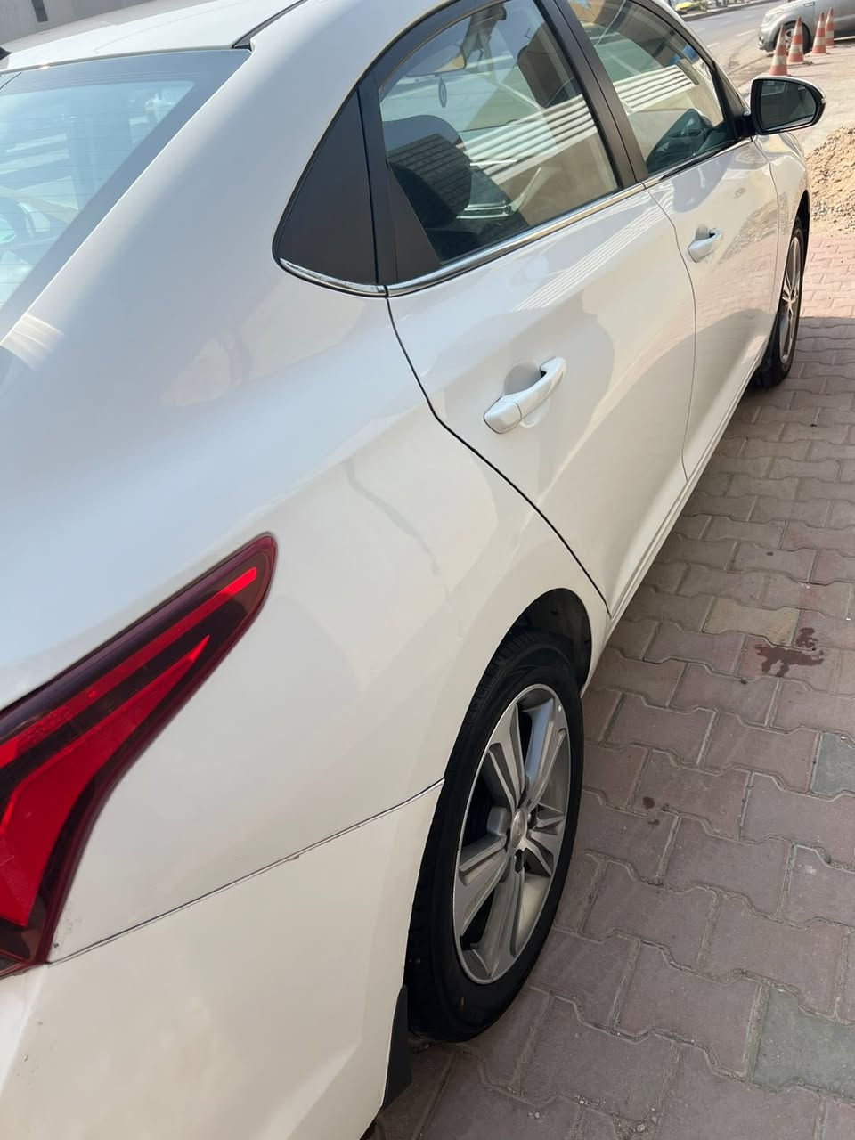 سلام عليكم هونداي اكسنت موديل 2020 خليجي مكفوله كفاله عامه عدا رصعه بجاملغ صغيره مطلعه      
علبارد  فتحه مري شفط تبريد قطعتين رقم بغداد بأسمي ماشيه29 سياره عله وضعيتها مكاني بغداد شارع الاسواق المركزيه الاتصال ***********
