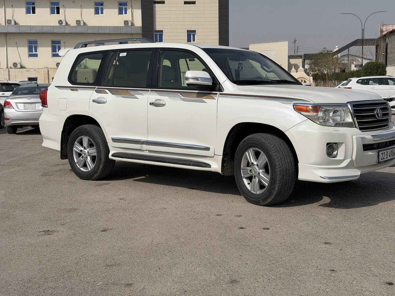 سلام عليكم
لاندكروز 2014
#قطري 
سيارة حلوة 
ماناقصها شي 
كير محرك مكفول 6 سلندر 
تخم تاير موجود 
سونار لسيارة موجود بلصور 
مكان سيارة ديالى لمنصورية سراجق 
السعر ٣٥٠وبيها مجال 
***********
