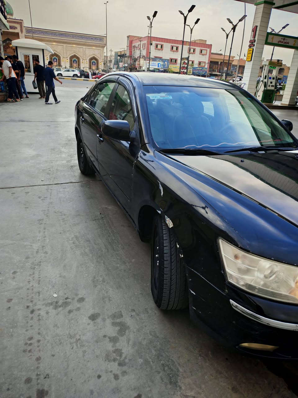 يالله السلام عليكم اخوان 

سوناتا 2007
محرك 4 سلندر 2400 وارد امريكي 
كير مكينه خير من الله 
لون اسود مصبوغ حزام
الي يريد يرتب بس يصبغ حزام السيارة ترجع واحد ع واحد بس اني شويه مستعجل بيعها اثر ضرف

تبريدها خير من الله ثلج 
السيارة ميكانيك كهرباء كامل تشغل وطلع للشارع 

للاستفسار ***********
