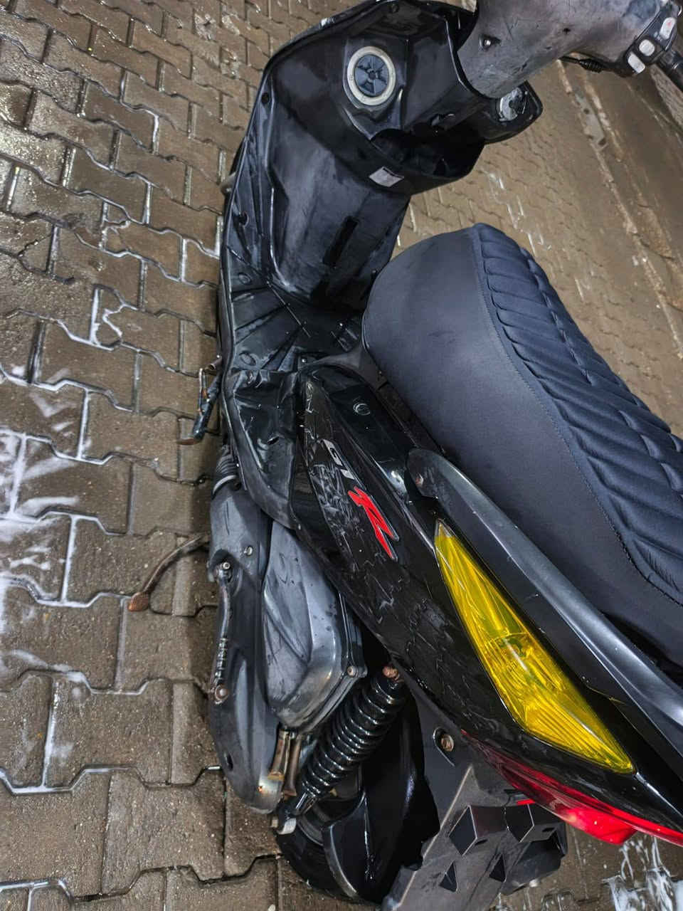 سلام عليكم ماكس ثعلب قبل شهرين نازله رمبه أوراقه ضايعه اتكفلك سرقه من كل شيء دراجه كلش نظيفه مكانه الحريه السعر ٧٥٠ وبيه مجال ***********
