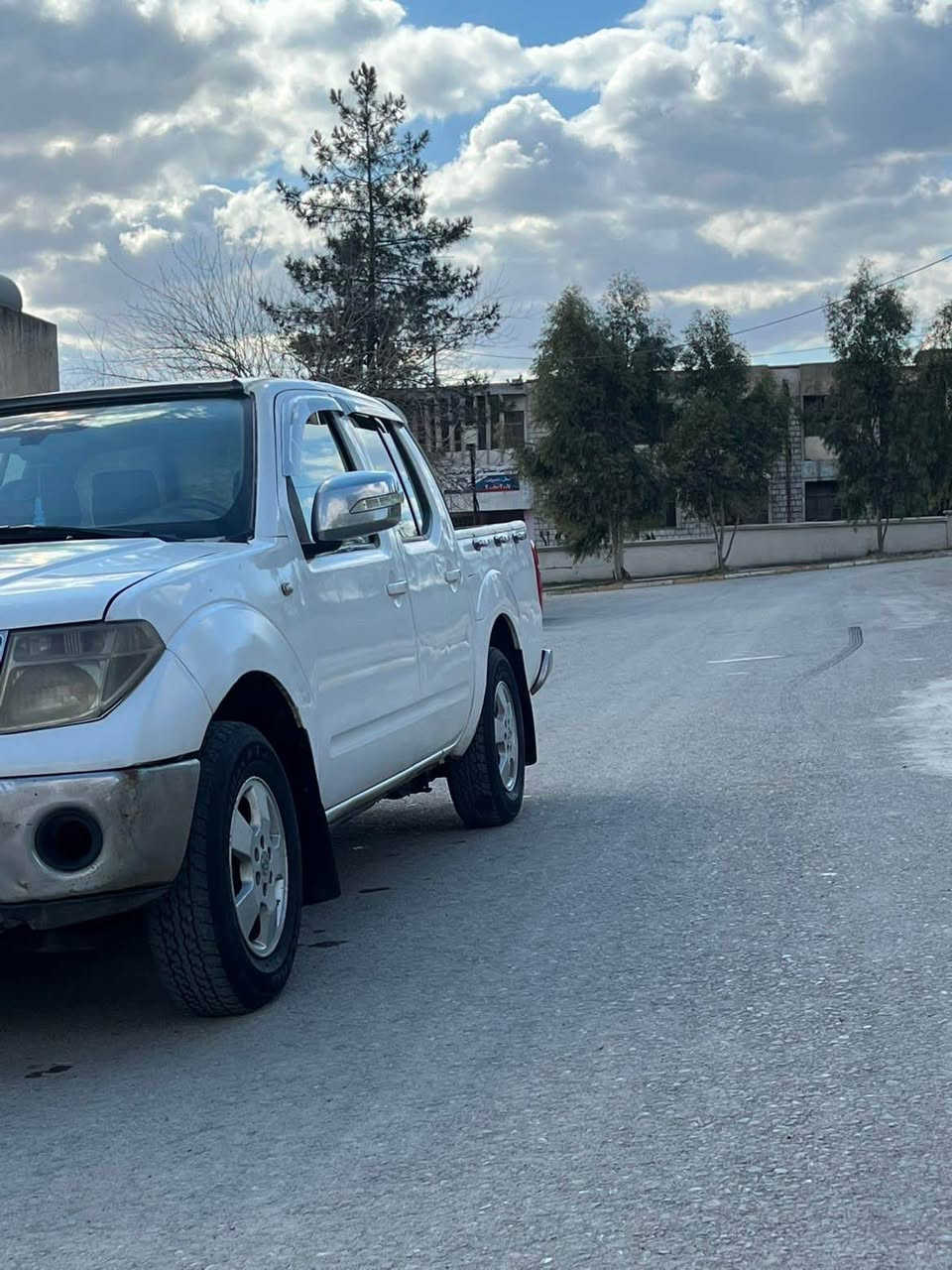 پێش هەمو شتێک سلاوی خوای گەورەلە هەمو لایەک نیسان نەڤارا مۆدێل٢٠٠٩ سەیارەکە کامل بۆیاخ کراوە بۆ جوانی  کارەبای کامل بەشەرت سەیارەکە مەکینەی تەشفید کراوە بەشەرتی ١٠ فیتەر  گێرو مەکینەو ئەکسل تەبریدی ساردو گەرم بەشەرت ٤ جام کارە بایە تازە پێشی داگیراوە  تونگو تۆلە  سەیارەکە هیمالی دۆستە سعرەکەشی ٧٥ مەعامەلەیەکی برایانە حەزت لەسەیارەکە بو دەس نانیم بەروتەوە لەخزمەتانام  بۆزانیاری زیاتر پێوەنی بکەن *********** السليمانية, العراق
