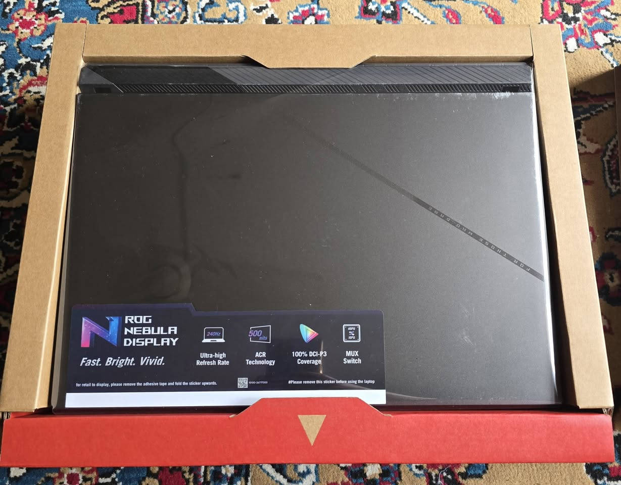 لابتوب العاب GAMING جديد غير مستعمل وعدد الشحنات صفراسوس روك ستركس  بدون اي خلل ونظافة 100% مع الكارتون والملحقات بالاضافة الى ٣ اشهر game pass  
مع ضمان asus سنة كاملة 
#asusrogstrixg16 (2025) 
#new جديد 
2.5k IPS 240hz
Amd ryzen 9955hx 
Nvidia 5070ti vram 12gb 140w tdp
Ram 32gb gddr7
Hard 1tb ssd gen4 
Chichlet perkey rgb keyboard
Battery 90wh

السعر 3.500.000IQD 
٣ مليون و٥٠٠ الف دينار 
يوجد توصيل جميع المحافظات 

المواصفات بالتفصيل:
ASUS ROG STRIX G16 (2025) 

CPU (المعالج) 
Amd ryzen 9955hx اقوى معالج موجود حاليا

Base core: 2.5ghz boost core: 5.4 GHZ
P cores: 16 عدد انوية الطاقة الفعالة 
32 threads: عدد الخيوط

GPU (كارت الشاشة):
#5070Ti 
VRAM: 12gb GDDR7
1565mhz
140w tgp 
يعني كارت يستلم كامل الطاقة وافضل اداء بسبب الvram العالي 

الرام
RAM: 32GB 5600MHZ DDR5 
RAID technology
الشاشة:
16 inch 16:10 
2.5K WQXGA 2560X1600P  IPS
Refresh rate (240HZ) معدل الاطارات
Dynamic refresh rate

Anti-glare display مانع الانعكاسات

DCI-P3:100% تشبع الالوان

Response Time: 3ms
G-Sync
Pantone Validated

MUX Switch + NVIDIA Advanced Optimus يتيحلك التحويل بكارت الشاشة بدون ما تضطر ترست الحاسبة

التخزين 
1tb ssd m.2 nvme pcie gen 4

نظام تبريد asus الافضل عالميا 
Tri Fan + liquid metal 

Battery:90wh البطارية
مع شاحنة 280w

I/O PORTS المداخل
1x 3.5mm Combo Audio Jack

1x HDMI 2.1 FRL

2x USB 3.2 Gen 2 Type-A
(data speed up to 10Gbps)

1x Type-C USB 4 with
support for DisplayPort™ /
power delivery / G-SYNC
(data speed up to 40Gbps)

1x Type-C USB 4 with
support for DisplayPort™ / G-
SYNC (data speed up to
40Gbps)

1x RJ45 LAN port

Mouse pad: glass 

Key board: perkey backlit chichlet keyboard 
تصير اضاءة لكل زر في الكيبورد بشكل منفصل  
وبيها اضاءة اسفل اللابتوب قابلة للتعديل مع aura sync و aura wallpaper 

الوزن: 2.5kg
رقم *********** 
#asus #rog #strix #g16 #gaming #laptop #لابتوب #العاب
#اسوس #ستركس #5070 #5070ti  #Ryzen9 #حاسبة #pc
