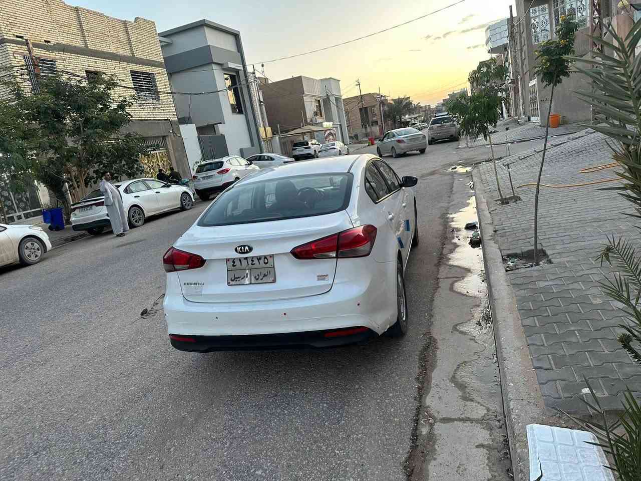 سيراتو ١٧ اربيل كفاله من الصبغ للبيع
***********
