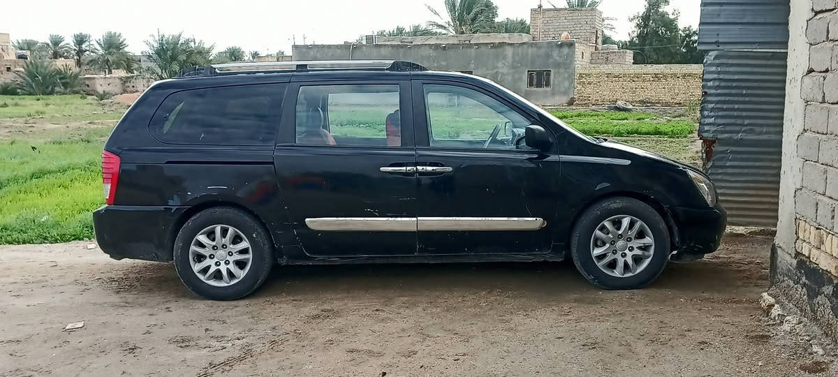 السلام عليكم
سيدونه للبيع  2007 فول مواصفات  +شاشه+ فتحه بن راما 

مداور ثاني يوم 

محر ك 3800 بانزين +منضومت غاز 

السياره 7 راكب وارد امريكي 

صدر جديد   تخم تواير جديد 

السعر 125وبيه مجال  

مكان السياره سماوه

***********
