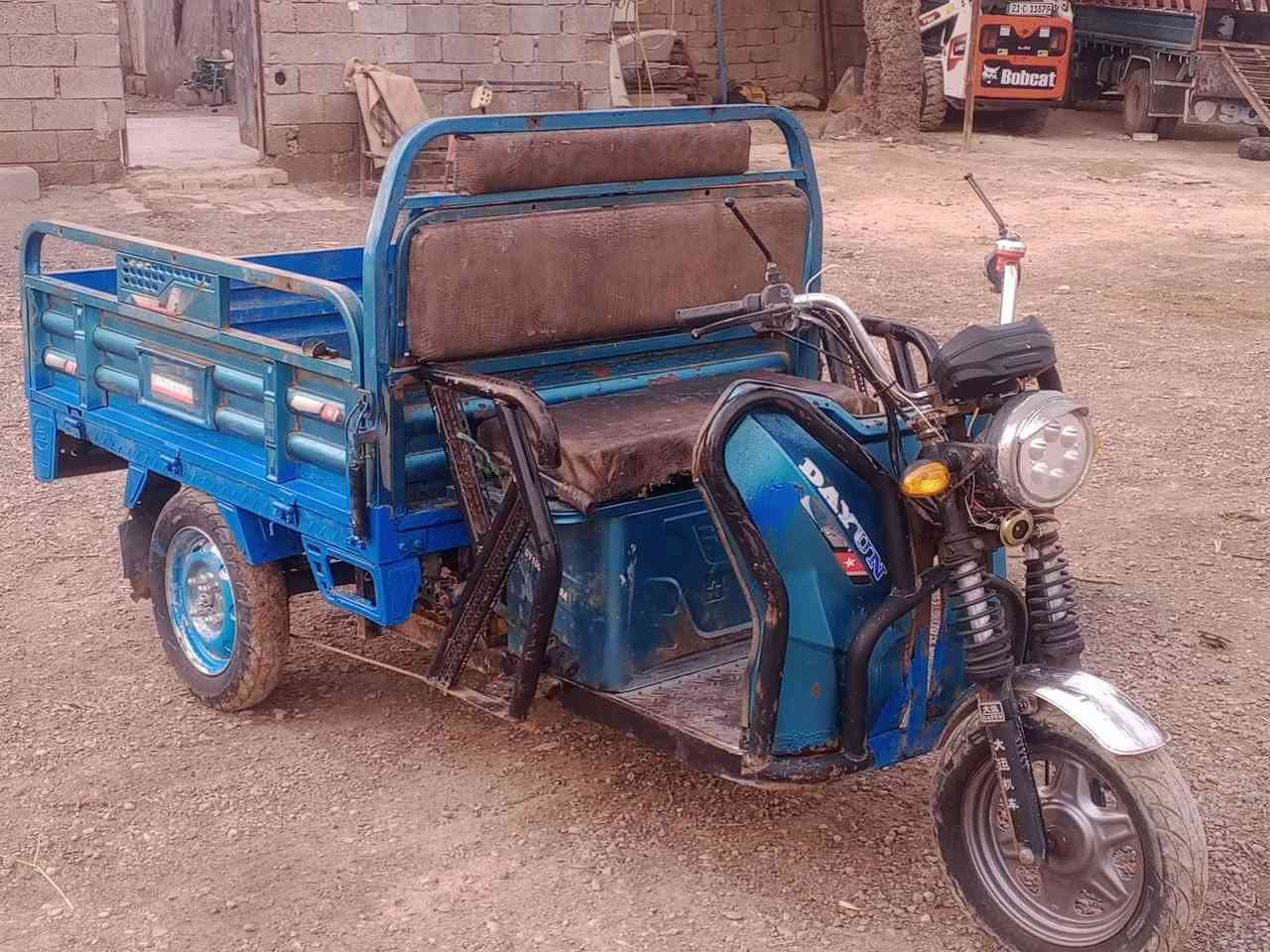 سلام عليكم ستوته شحن البيع موديل 20 نضيفه خير من الله بس يده تشكل المكان بغداد  وسعر 700وبيهه مجال رقم الهاتف ***********
