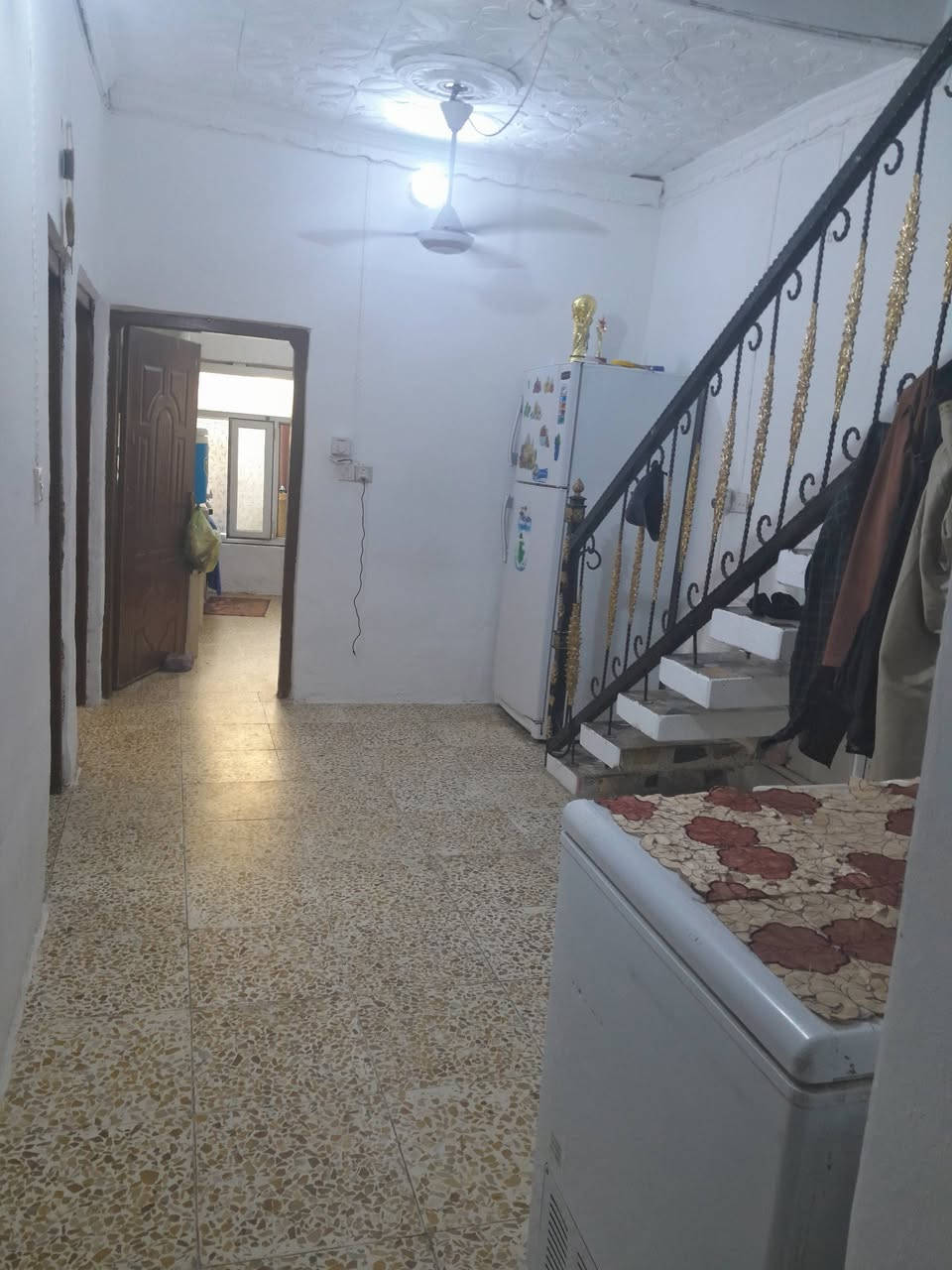 للبيع بيت ١٠٠ متر طريق طوريج كربلاء قرب مدينه الزائرين قرب جامعة كربلاء عامود ١٣٢ الاتصال ***********كافه الخدمات موجوده وطني مولد ذهبي انترنيت مدارس
