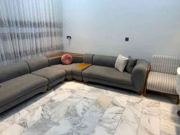 السلام عليكم غراض للبيع لغرض السفر
تخم جديد 200الف
ثلاجه جديده 200الف
غساله 150الف 
سبلت كنتوري 3 طن ب250الف .واذا اكو عائله محتاجه تاخذهم بهل سعر بعد احسن التواصل 
***********
