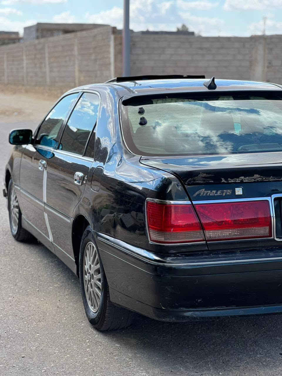 سياره للبيع ب 30 وبيها مجال***********
