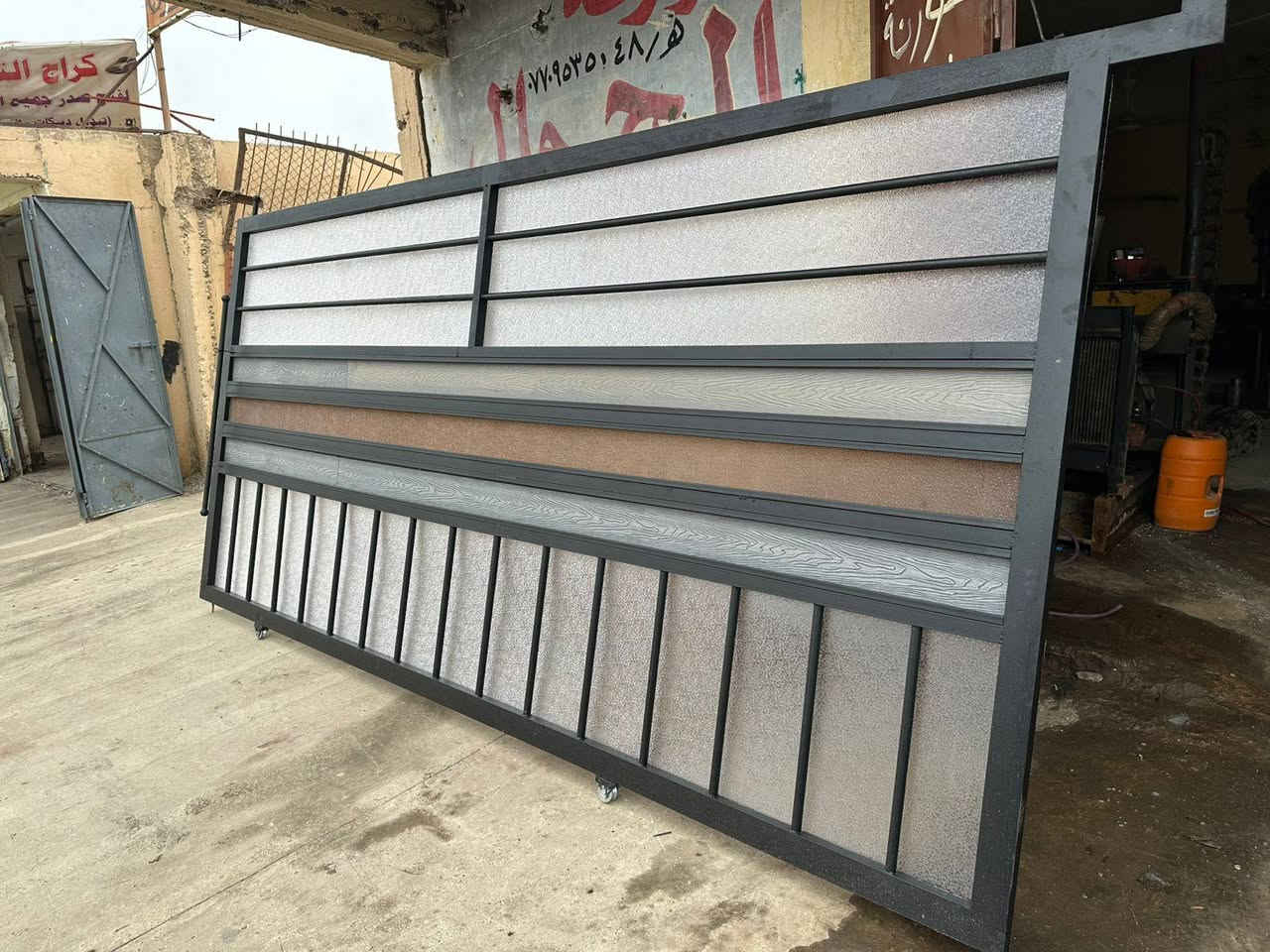 سلام عليكم موجود حداد شبابيك بوب ديكورات كراسي ميوزه مراجيح الاستفسار تصل عل رقم‏‏‪***********‬‏
