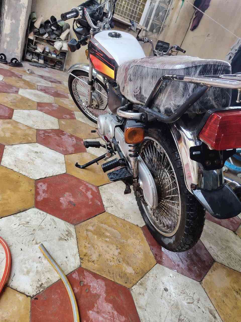 السلام عليكم تايكر للبيع كهربائيّ كله شغال محرك ناعم موديل 20 اواراق اصولي متوازي ع بيتته، 350
***********
