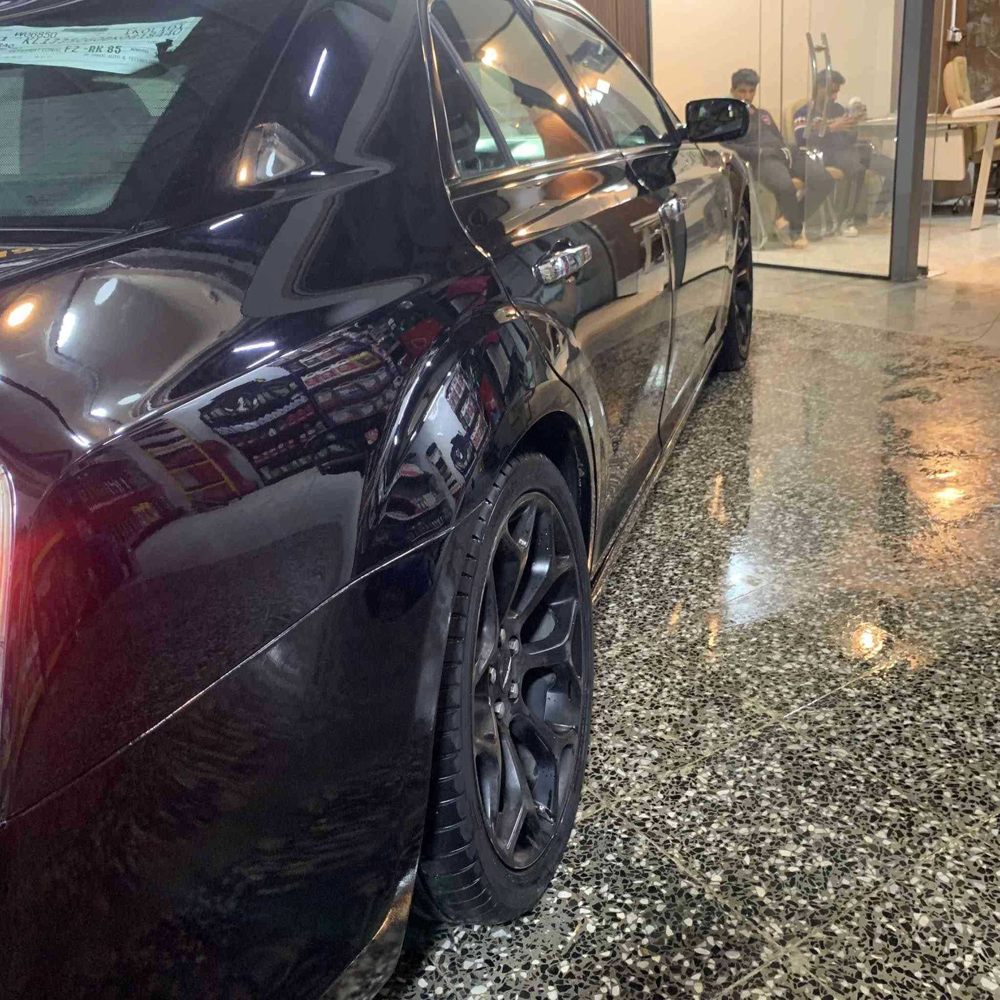 السلام عليكم اوباما RT خليجي موديل 12 السياره Cلمتد كلين تايتل بيه بس رصعات ثنين مواصفات المتد معروفه السياره خير من الله نضافه احله من الصور ماشيه 180 حقيقي مكينه وكير وحداديه وتايرات جديد صار اسبوع من شادلهه وادامه كامله وقاعده وفيت بم موبر       
المواصفات 1. بانوراما . رادار. 
2.كشنات تدفه تبريد الخلفي بس تدفه 
3. كلاصات تدفه تبريد
4.كشن خزن
5.مري جانبي هيتر وشاره
6.برده خلفيه
7.دمام خلفي  
8.ماسحات حساس عل مي 
9.مري قلاب 
اويل كاجكان شاد للسياره وصوتهه صوت الشركه 
والشراي يتصل رقمي ***********
