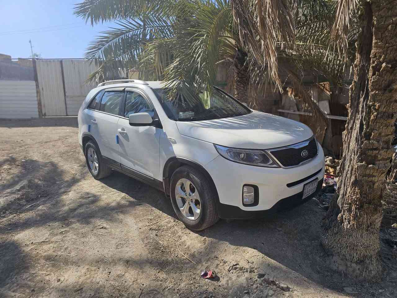 سورنتو 14 خليجي مكفول فقط شبر صبغ باب الصدر البقيه كفاله عامه 
رقم بصره سنوية تنتهي شهر11 بهاي السنه 
6 سلندر 3 قطع تبريد خير من الله 
السياره نص فول ومواصفات السياره معروفه 
السعر 165 وبيها مجال بسيط كلش 
ترهم مراوس بموديل حديث جافيه صفحه او بيها كم قطعه صبغ 
***********
مكان السياره بصره قضاء المدينه
