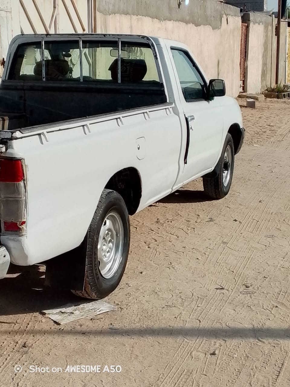 السلام عليكم ورحمه الله وبركاته 
بيكب نيسان شبوط 2002 سياره جديده بمعنى الكلمه 
كير ومكينه واكسل تخم تاير حداديه 100/100
دواخل كلش نضيفه 
مصبوغه عام السياره احله من الصوره
سنويه باسمي لل2028/11
السعر 70وبيها مجال 
***********
