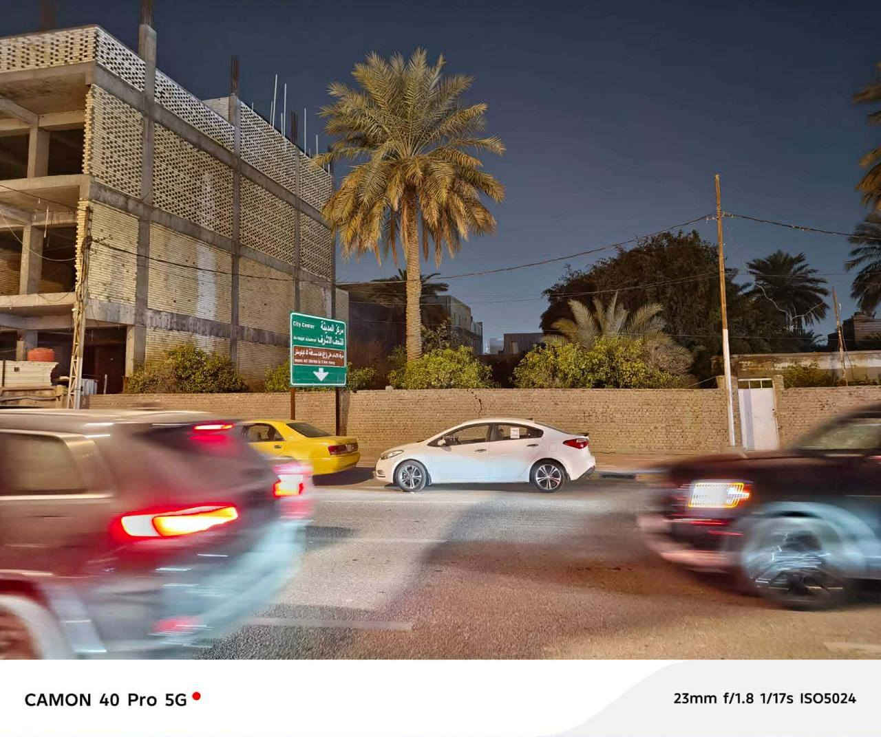 ارض تجارية في مركز الكوفة فيها مشتمل مساحتها ٨٩٠ متر واجهة ٢٠ متر تقع بجانب مقبرة الدكتور كاظم المعروفة بالكوفة ،،
سعر المتر ٤٢٥٠٠٠٠ دينار 
( اربعة ملايين ومائتان وخمسون الف دينار )
صاحبها رجل كبير السن خارج العراق ويأتي الى العراق لفتح البيان واسم المستشفى المجاورة للبناية مستشفى ابن بلال 
للاستفسار ***********
