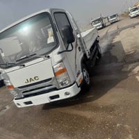 تتوفر لدينا سيارات حمل باحجام مختلفه نوع السيارات جاك ونوع المحرك كمنز...