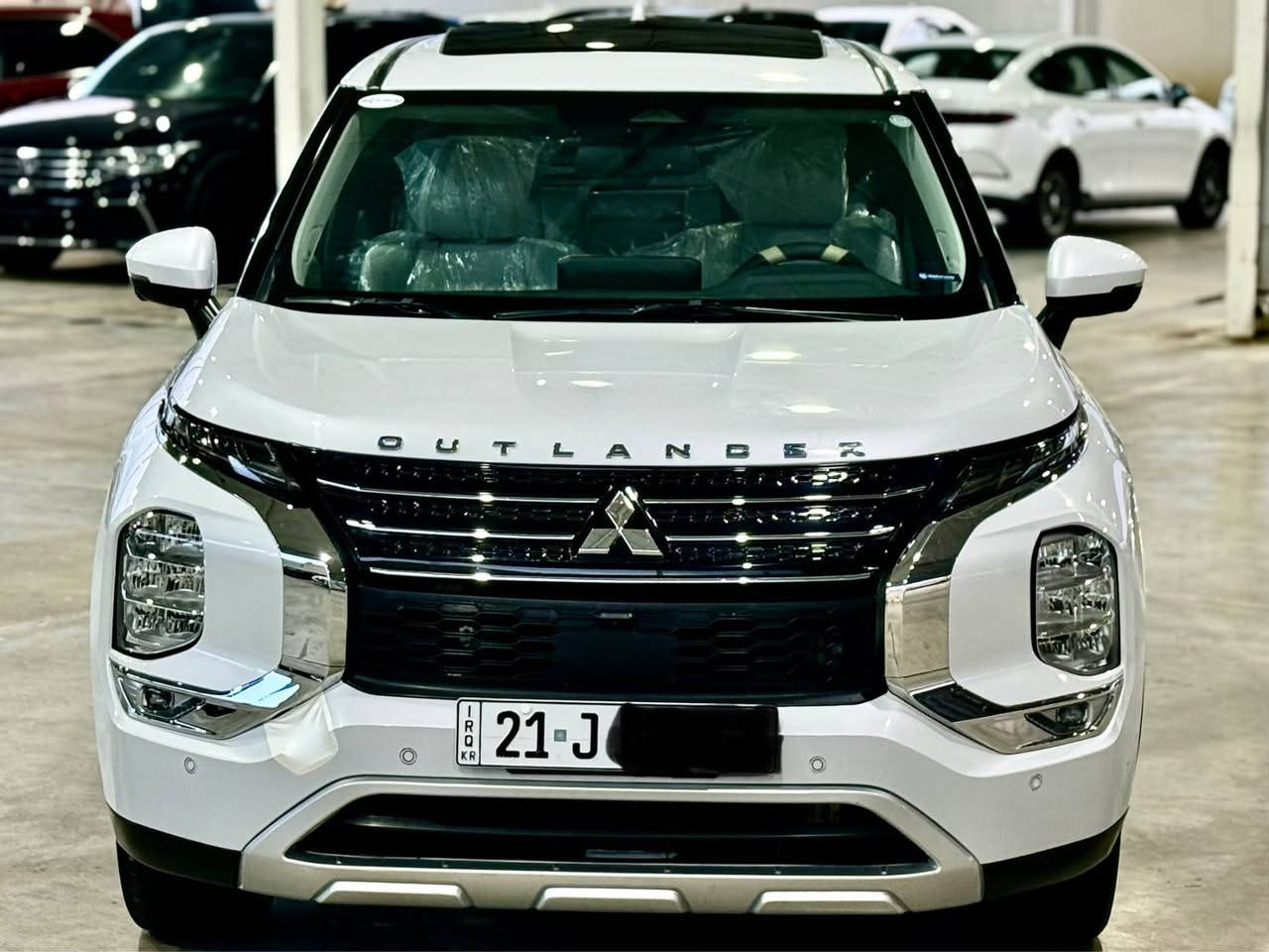 mitsubishi outlander 2024 se 
ئۆتلاندر ٢٠٢٤ 4X4 
مواسەفات // دەبڵ ئەکسل
٧٠٠٠ كم ڕۆیشتووە  
پانۆراما ... جلد ناو سپی .. ٥ کامێرا .. سنوق شەفت 
ڕادار ٣٦٠ ... کوشن گەرم .. کوشن کارەبا .. ٧ نەفەری 
شاشە دجیتاڵ .. زۆر موسەفاتی تر.... 
٢ پارچە بۆیاخ بێ ناوگرتن .. ئەرباک سوکان تەقیەوە 
سیستەم کراوە .. بۆنیت .. چاملغ 
نرخی // ١٩٨ وەرەقە خوا هەموو بازاڕ 
شوێن // سليمانی .. 
***********
***********
«»«»«»«»«»«»«»««»«««»«««»«»»»«»«»«»
                   mitsubishi outlander 2024 se 
ئوتلاندر ٢٠٢٤ / فور ويل 
مواسفات // فول واحد على واحد 
٧٠٠٠ كم ماشية 
بانوراما .. جلد داخل ابيض.. ٥ كاميرا... صندوق شفت
رادار ٣٦٠ .. كشن تدفئه .. كشن كهربا .. ٧ راكب 
الشاشة دجيتال .. هواى المواصفات بى 
٢ قطعة صبغ بدون دواخل.. بونيت .. جاملغ 
السعر // ١٩٨ ورقة هذا السعر جوة سوق 
المكان // السليمانية 
***********
*********** السليمانية, العراق
