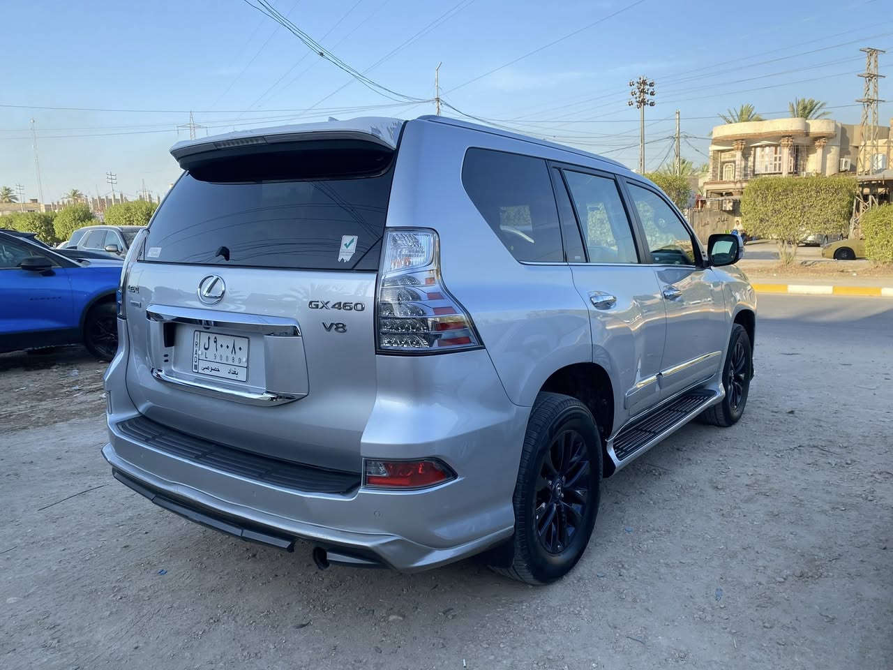 السلام عليكم. لكزز برادو موديل 2019 وارد امريكي حادث بسيط جدا صور الحادث بالمنشور مواصفات فول اعلى فئة 
رقم بغداد مميز السعر 297$ وبيها مجال للاستفسار ***********
