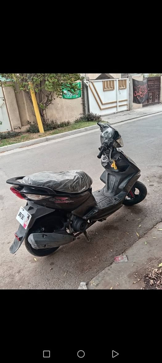 يا الله سلام عليكم دراجة ماكس مضلع ياباني سعر
 600 وبيه مجال حك جية 
سرعة 120 كفراته كله ختم واحد دراجة نضيفة 
اي نقص مابيه كاملة سلف هندر ممتعوبة لن مامحتاجه 
اروح بيه لسوك وارجع نزلته رمبة قبل 6 اشهر ومحتاجه هسة كهربائيّاته كله شغالة شلعة معدل بلادية مامفتوح بيه برغي عنوان بغداد غزالية سعر 600 وبيه مجال حك جية شراي تصال على رقم او خاص *********** 👍🏿👍🏿
