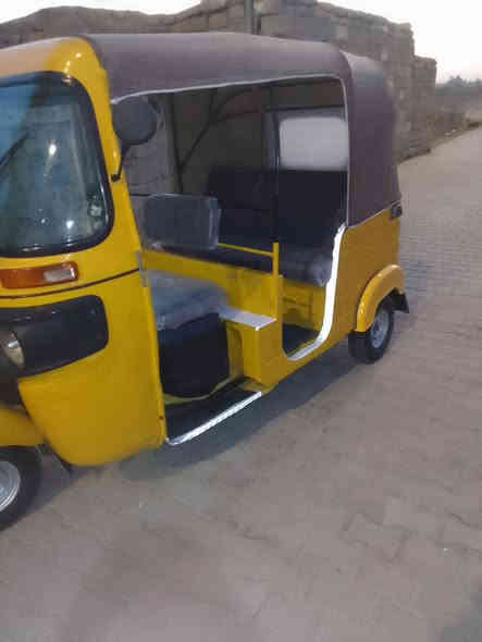 تكتك 19سنويه ورقم انكليزي واسط كفاله بل كشر والضربه تكتك خير من الله كبل للشارع بيه خياسات بل دواسه عوزه تعمير كهربائيه كله شغاله تمام تايرجديد مكلف بل نشر العنوان الموافقين ***********
