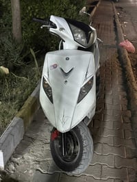 دراجة ثعلب بيضه جديه كفاله عامه ماشيه 28 ألف  كله شغال رقم ت 077144190...