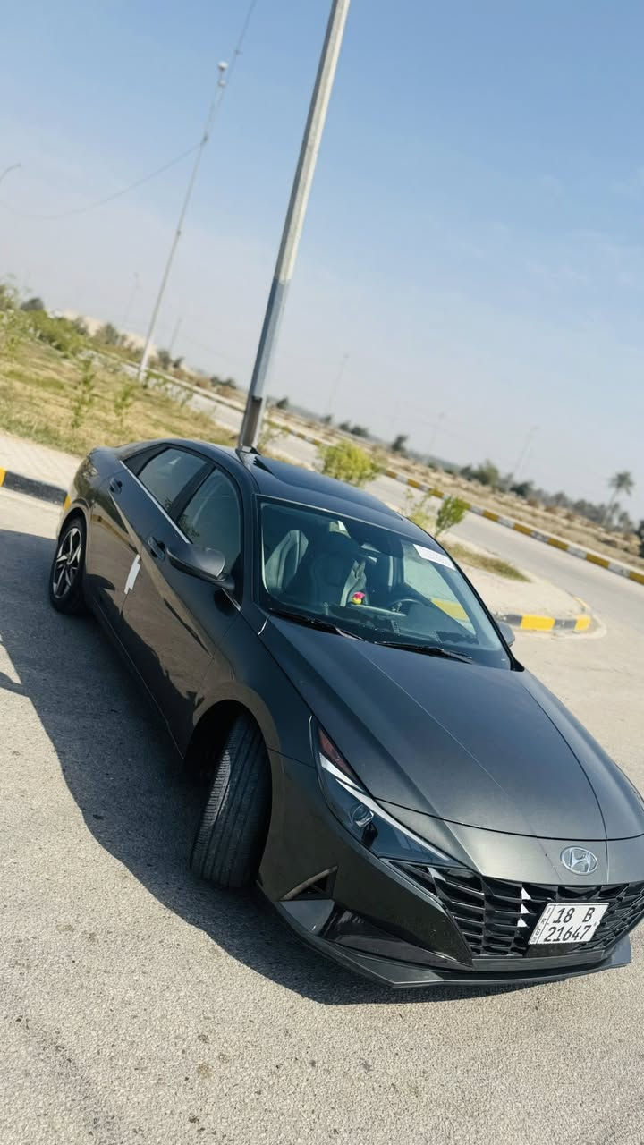 هيونداي النترا 2023 وارد — فئة Limited (لمتد) فل كامل
اللون: زيتوني 

🔹 المواصفات:
 • محرك 2.0L 
 • شاشة وسطية كبيرة 10.25 إنج
 • شاشة عدادات ديجيتال كاملة
 • نظام Apple CarPlay & Android Auto
 • كاميرا خلفية + حساسات خلفية
 • بصمة تشغيل ودخول ذكي 
 • فتحة سقف
 • كراسي جلد أصلية
 • تحكم كهربائي بمقعد السائق
 • دفئة مقاعد 
 • شحن لاسلكي
 • مثبت سرعة ذكي
 • نظام المحافظة على المسار
 • تحذير النقطة العمياء
 • اوتو هولد +هاند بريك دكمه
 • اضاءهLEDمحيطي داخل السياره ب75لون
 • إضاءة LED أمامية وخلفية
    •.     تدفئه استيرن 
    •.     رادارات محيطيه

حادث السياره شبر من جاملغ وره السايق مع قبغ الجنطه تبديل نفس الون 
ماشيه30الف حقيقي قابل للزياده رقم بابل بسمي تحويل ثاني يوم مكان السيارة بابل مركز المدينه
لاستفسار اكثر
***********
