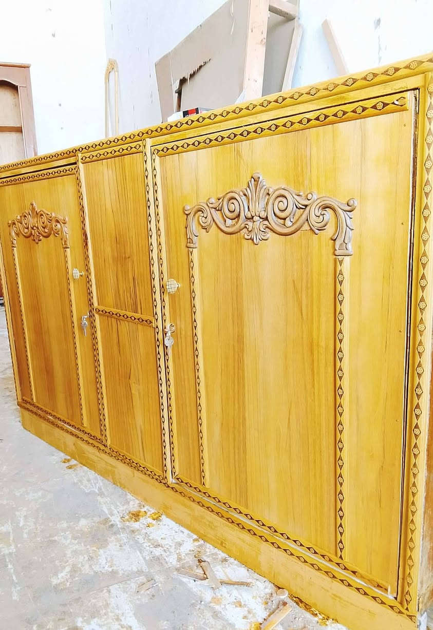 منضد مستعمل متر ونص تسكام للبيع ويوجد خدمة توصيل ***********
