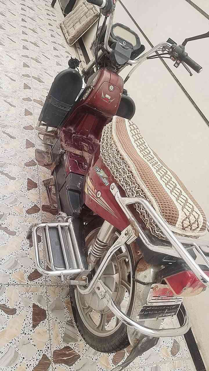 سلام عليكم ورحمة الله وبركاتة  مطور شحن للبيع السعر 150يراد له بس ملف للتوصل على  هذا رقم ***********
