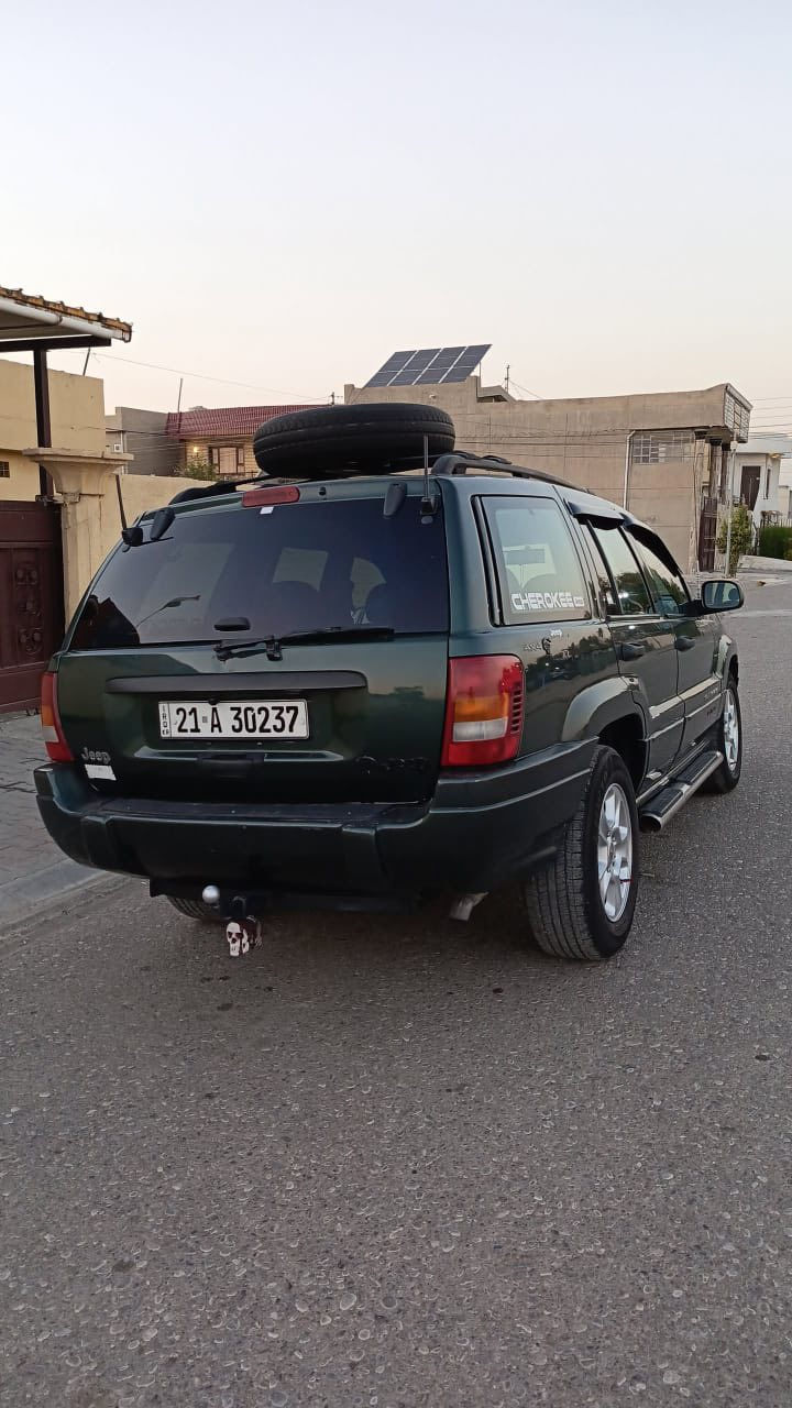 جيب شيروكي للبيع
سياره بسمي رقم سليمانيه بطاقه بانزين بي
سياره كله ع بلاد بدون حادث تبريت تدفيه شغال تحديد سرعه بي
دبل كير شغال سعره 78 بي مجال قليل 
رقم هاتف *********** مكانه سياره كركوك
