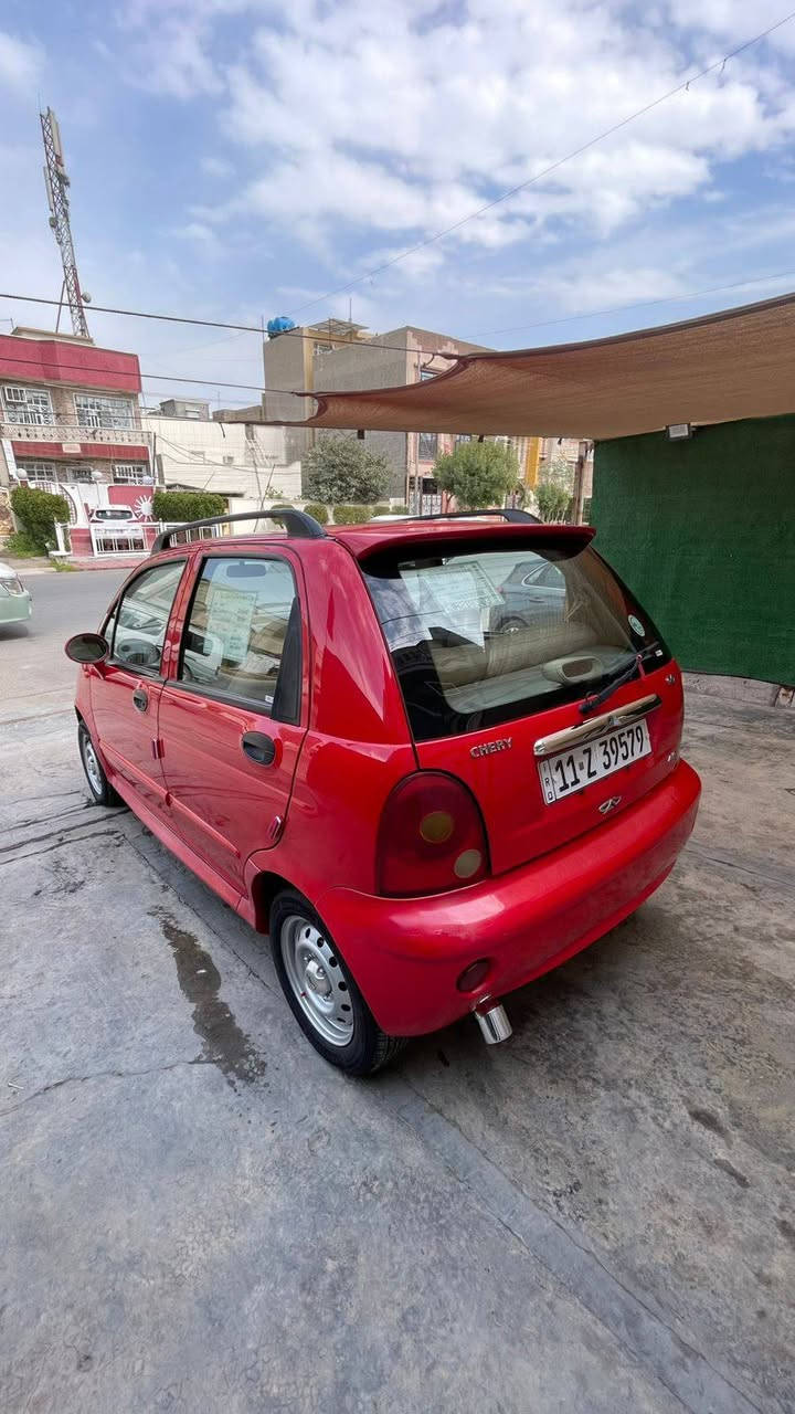 السلام عليكم لبيع كيو كيو موديل١٢غرفته شريكه  سيارة جديده ماشيه (٤٥) معنه الكلمه مكفوله كفاله عامه صدر امامي خلفي جديد تخم تاير جديد تبريد ثلج هزه جديد  باسمي محرك كير ما ملعوب بيه شريكه مكان السيارة بغداد البنوك سعر السياره ٤٢ ورقه وبيه مجال بصيط رقم الهاتف *********** غيو متواجد على الفيس فقط واتساب اواتصال على الرقم
