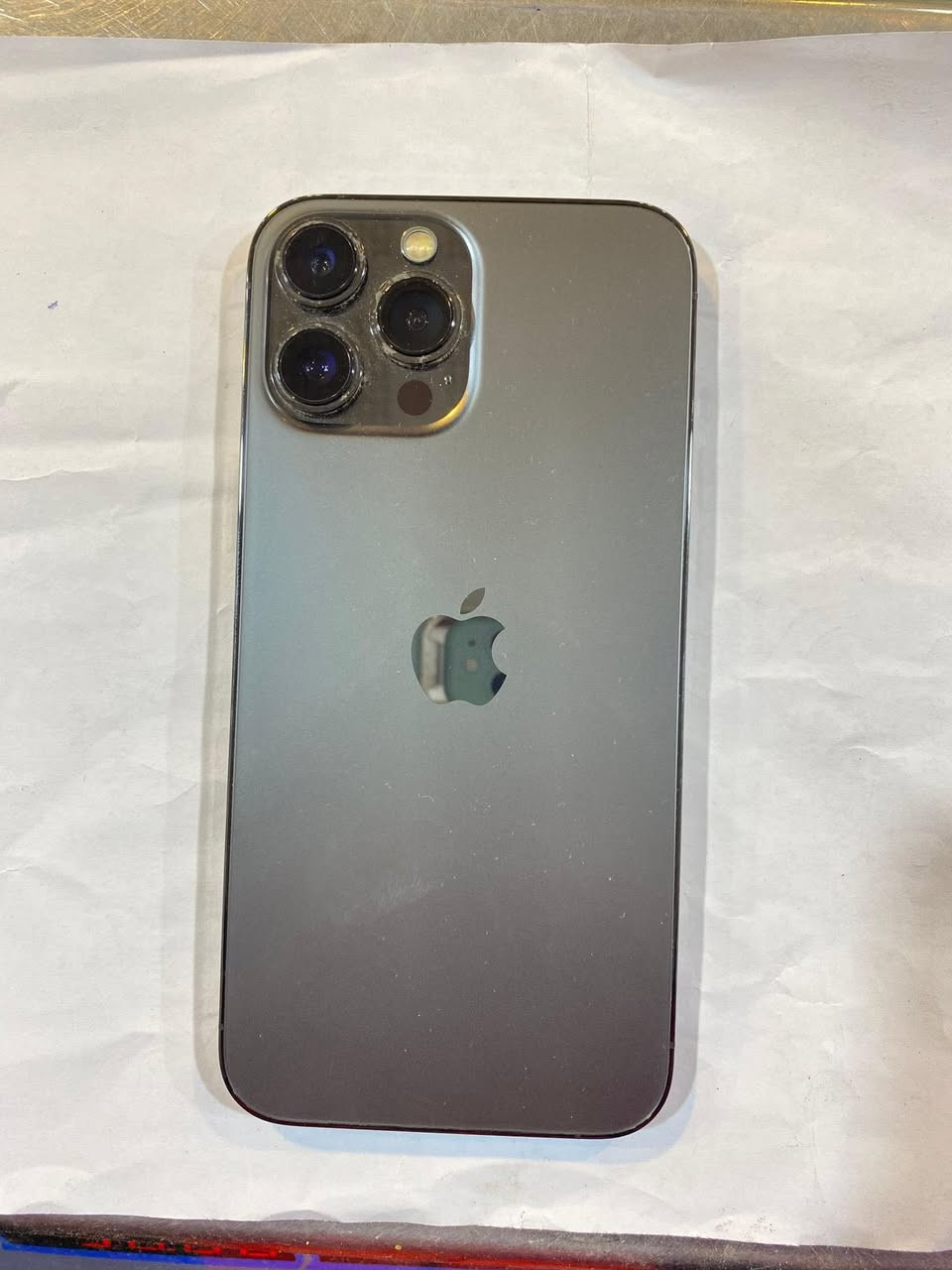 السلام عليكم ١٣برو ماكس البيع وتر برو ملحقات كامله السعر ٨٠٠وبي مجال التوصيل واتساب***********
